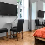Lovely 2Br Shared Apartment, Enkplatz U3, 15Min To Center