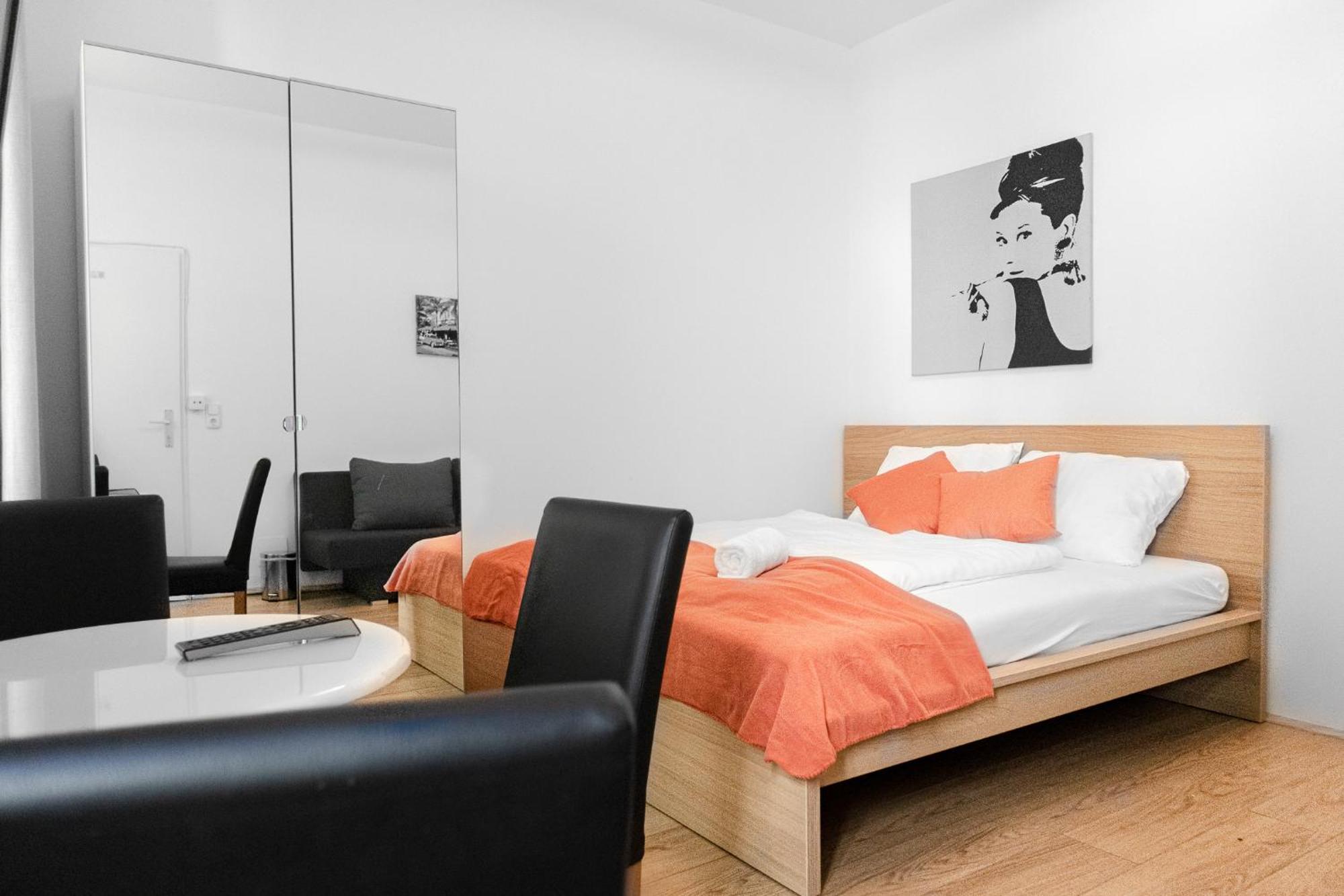 Apartment Lovely 2br Shared Apartment, Enkplatz U3, 15min To Center Wien