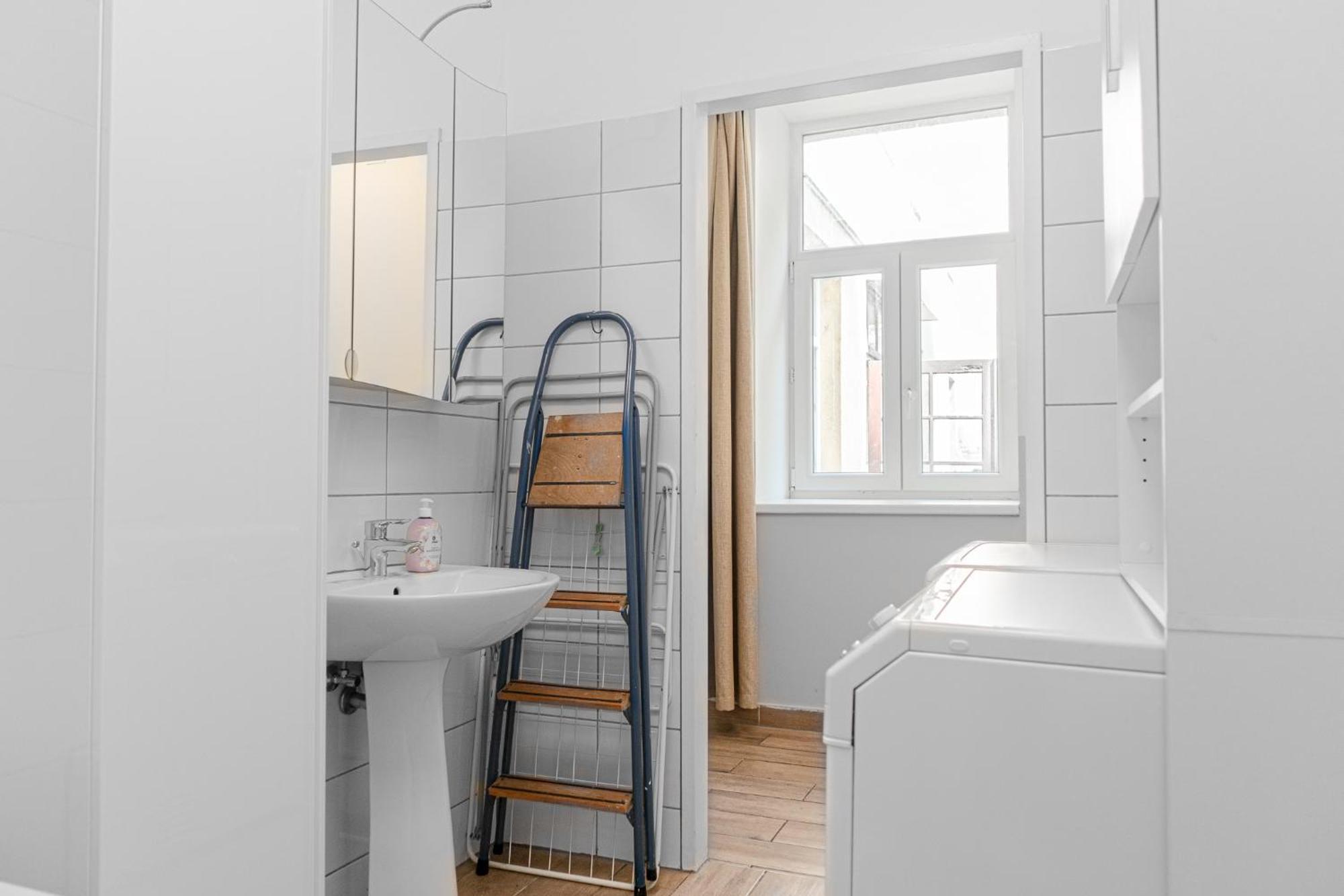 Lovely 2br Shared Apartment, Enkplatz U3, 15min To Center Apartment Wien